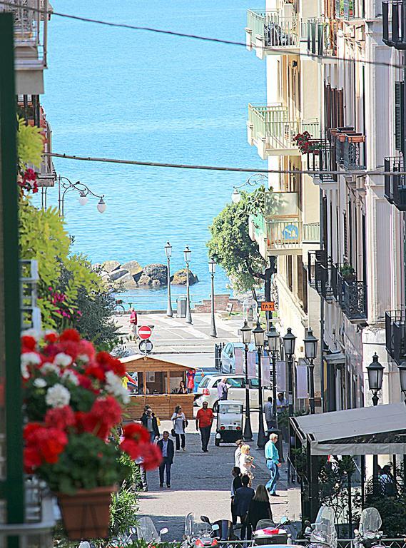 Casa Vacanze Velia Salerno Exteriér fotografie